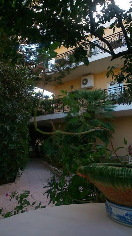 Aparthotel Okeanis II à Kato Daratso Extérieur photo