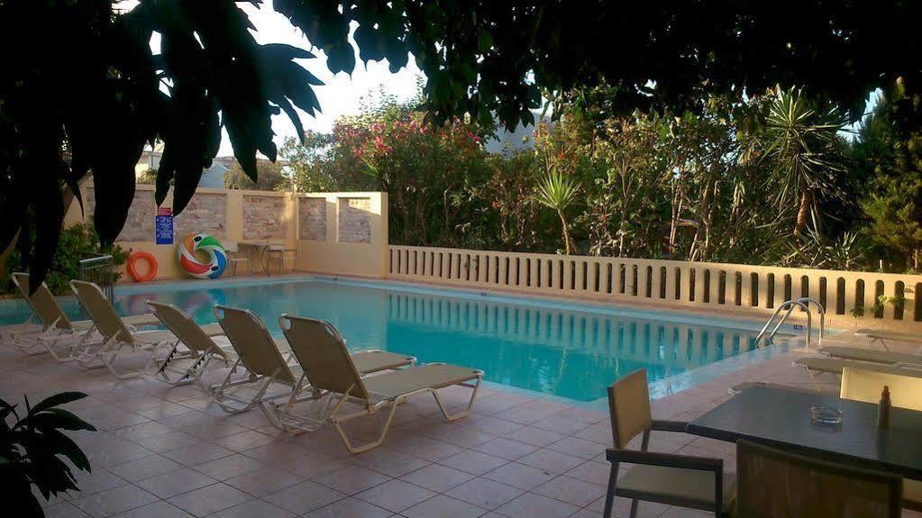 Aparthotel Okeanis II à Kato Daratso Extérieur photo